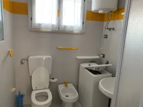 Apartment mit Pool und Terrasse - Badezimmer