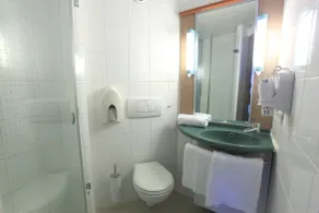 Brit Hotel Calais - Salle de bain
