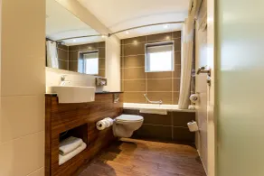 Holiday Inn Newcastle-Jesmond by IHG - Bathroom