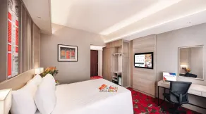 Royal Plaza on Scotts - Room