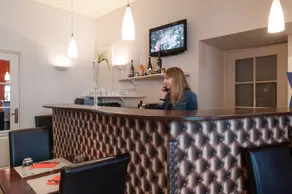 Hôtel-Restaurant-Chambre Insolite Spa - Le XII de Luynes - Reception