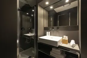 Coronari Palace - Bathroom