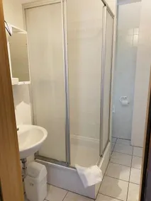 Strandhotel Vier Jahreszeiten Buckow - Badezimmer