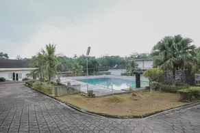 RedDoorz Premium @ Jalan Pal 10 Jambi - Pool