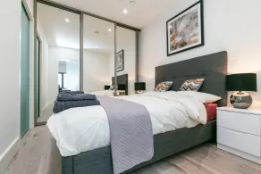 Deluxe Heathrow Apartments & Parking - Zimmer