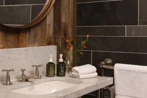 The Gallivant - Bathroom