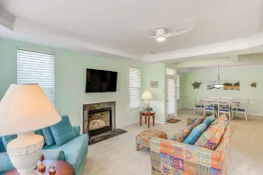 Pet-friendly Ocean View Condo w/ Community Perks! - Interiör