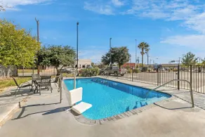 Day Inn by Wyndham San Antonio Downtown - Pool