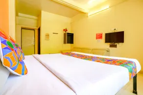 Via Ravikiran - Camera