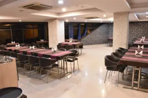 Hotel Aditya - Restaurang
