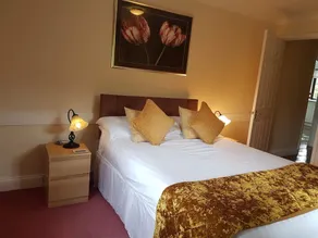 Lake View Villa - Rosecraddoc Manor - Room