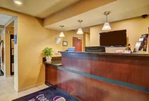 Cobblestone Inn & Suites - Ambridge - Réception