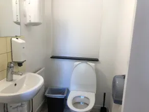 Hållsta Home Vandrarhem - Hostel - Bathroom
