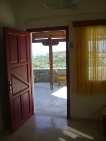 Kavousanos Apartments - Vue de la chambre