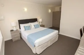Seven Pines Motor Inn - Room