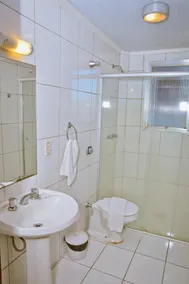 Hotel Estoril - Bathroom
