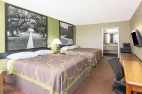 Super 8 by Wyndham Tallulah LA - Room