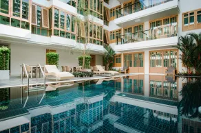 Moon Dragon Hotel - Piscine