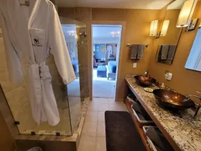 Misty Valley Inn - Badezimmer
