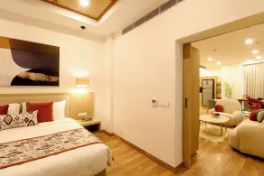 AR Suites KLJ Square - Room