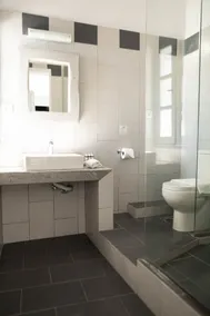 La Roka, Cliffside Memories - Salle de bain