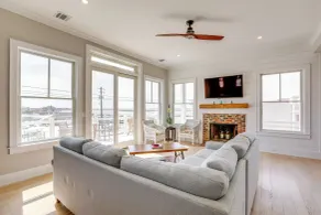 Steps From Sand & Fun: Beach Haven Retreat w/ Pool - Interiør