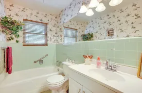 Lovely Bryan Home w/ Deck - 4 Mi to Kyle Field! - Interiör