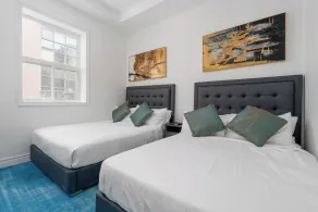 Plush Hotel Downtown Toronto - Rom