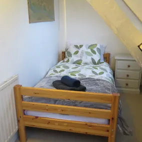 Frog Palace - Secure Parking-Outside Area-Topsham-Exeter-Beach-Chiefs-WiFi - Room