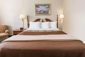 Knights Inn Peru - Room