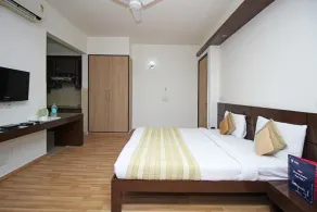 Merriment Hotel Sec 31 - Rum