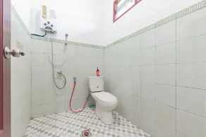 RedDoorz near Samarinda Square - Salle de bain