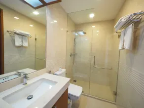 Q Conzept Condominium - Bathroom
