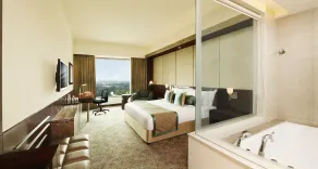 Crowne Plaza Ahmedabad City Centre by IHG - Chambre