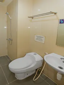 Townhouse OAK Hotel Fiducia Pasar Minggu - Badeværelse
