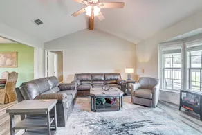2 Mi to Lake Monticello: Home w/ Large Decks! - Interiør