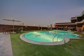 Royal Ascot Hotel - Pool
