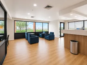 Days Inn by Wyndham Lake Point - Lobby