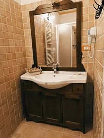 B&B TERRA DI COLLINA biker friendly-pool-sauna-jacuzzi - Bagno