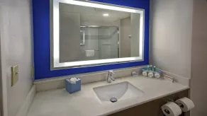 Holiday Inn Express & Suites Crossville by IHG - Salle de bain