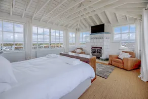 The Boathouse in Felixstowe Ferry - Stunning Waterfront Property - Room