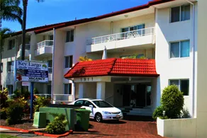 Key Largo Holiday Apartments - Entrada (vista interior)