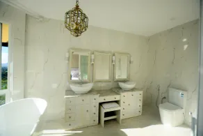 Luxe Wilderness - Private Villas, Free Breakfast, 2km from City Centre - Badezimmer