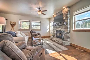 McCall Home + Hot Tub ~ 2 Mi to Payette Lake - Intérieur