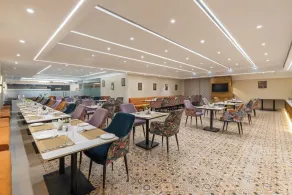 Clarks Inn Suites Agra Near Tajmahal - Restaurant