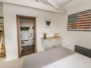 East House - Room