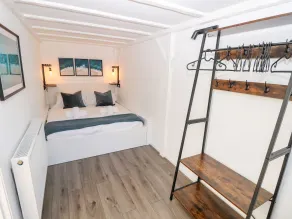 Topsails - Room