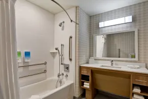 Home2 Suites by Hilton Daytona Beach Speedway - Salle de bain