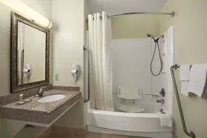 Super 8 by Wyndham Carlsbad - Salle de bain