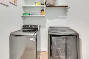 8 Mi to Celebration Station: Family Getaway! - Intérieur